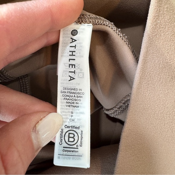 Athleta Salutation Stash High Rise 7/8 Legging - Picture 9 of 11